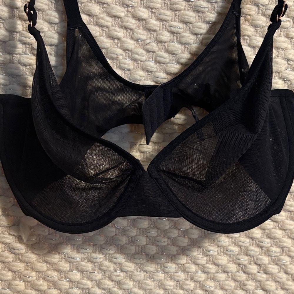Chic Black Sheer Bra - Picture 11 of 12